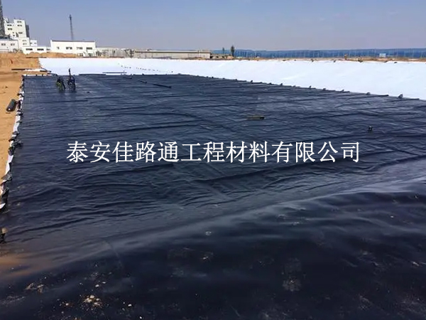 污水處理防滲膜鋪設：需規避的關鍵問題與策略