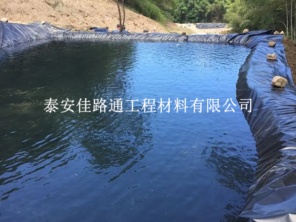 魚塘防滲膜頂破能力測試：探索新材料的堅韌與可靠性